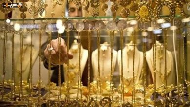 قفزة مفاجئة في سعر الذهب تتجاوز 25 جنيهًا رغم توقف البورصات العالمية