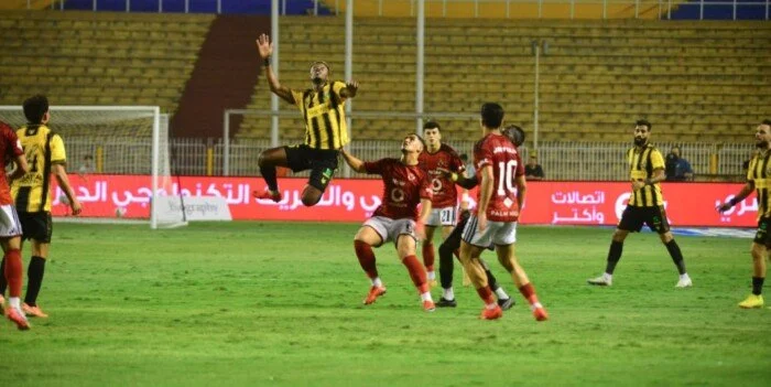 الأهلي يهرب من خسارة محرجة أمام المقاولون العرب في الدوري المصري فيديو