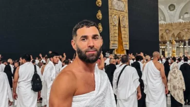بنزيما يشارك شعوره بعد العمرة مع كلمات مؤثرة