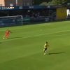 حارس مرمى يسجل هدفًا خارقًا في أحد الدوري الإنجليزية لكرة القدم