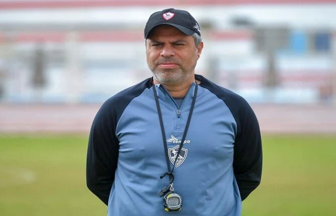 معتمد جمال يكشف موقف مدافع الزمالك استعدادًا لمواجهة إيه إس بورت