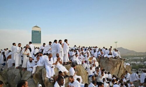 أسعار الحج السياحي 2027 بعد اعتماد الضوابط وتفاصيل برامج الحج وموعد التعاقد الرسمي