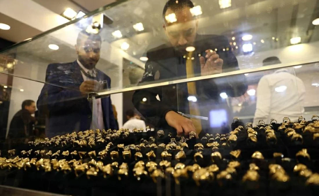أسعار الذهب في مصر تتراجع وجنيه الذهب يصل إلى 49120 جنيهاً