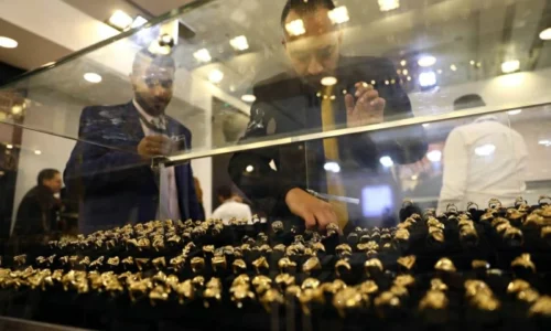 أسعار الذهب في مصر تتراجع وجنيه الذهب يصل إلى 49120 جنيهاً