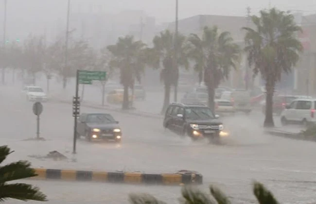 الأرصاد تعلن عن منخفض جوي يؤثر على البلاد مع زيادة ملحوظة في فرص سقوط الأمطار والأحوال الجوية