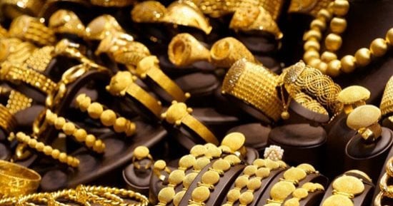 الذهب في مصر يتراجع رغم ارتفاع الأونصة بسبب ضعف الشراء وتأثير الدولار