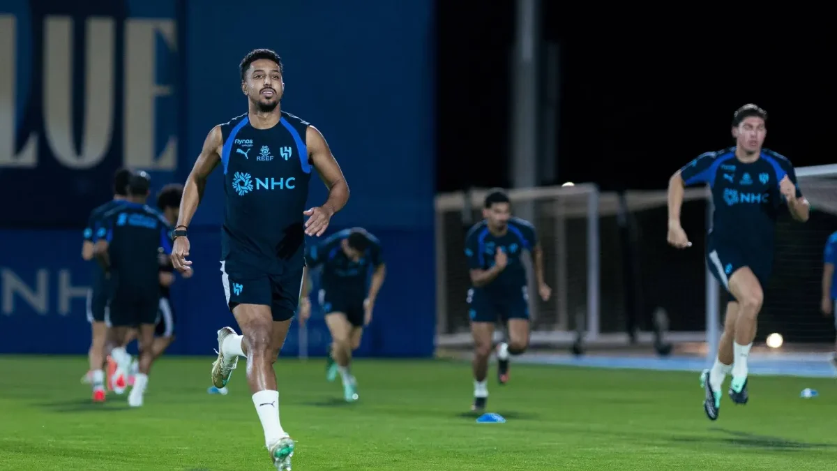الهلال والاتحاد يتنافسان على قمة الصدارة من سيحسم المواجهة؟