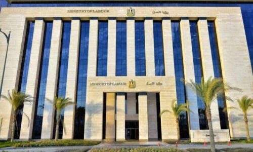 براتب 64 ألف جنيه إعلان 100 وظيفة موسمية للعمل في إسبانيا فرص مميزة للعاطلين والمدربين