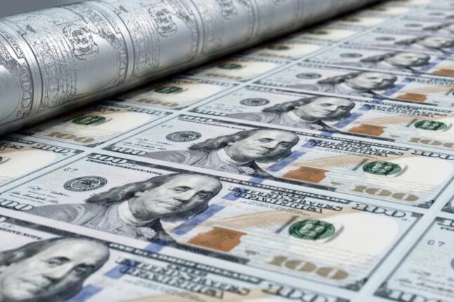تراجع سعر الدولار مقابل الجنيه في تعاملات البنوك اليوم الأحد ومتابعة حركة الأخضر في الأسواق