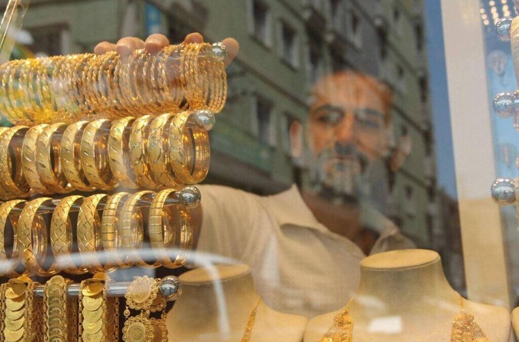 تقلّب أسعار الذهب اليوم في محلات الصاغة وعيار 21 يحقق 6150 جنيهًا