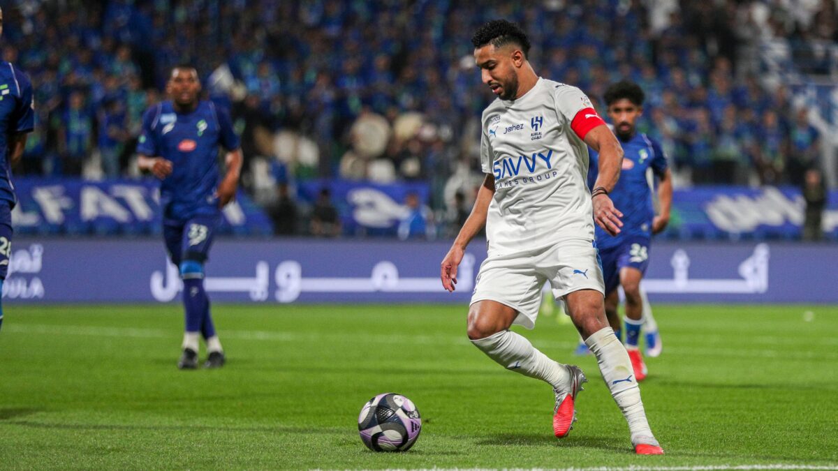 جوهرة كأس الخليج تهدد سالم الدوسري وتغييرات مفاجئة لحكام النصر قبل الكلاسيكو