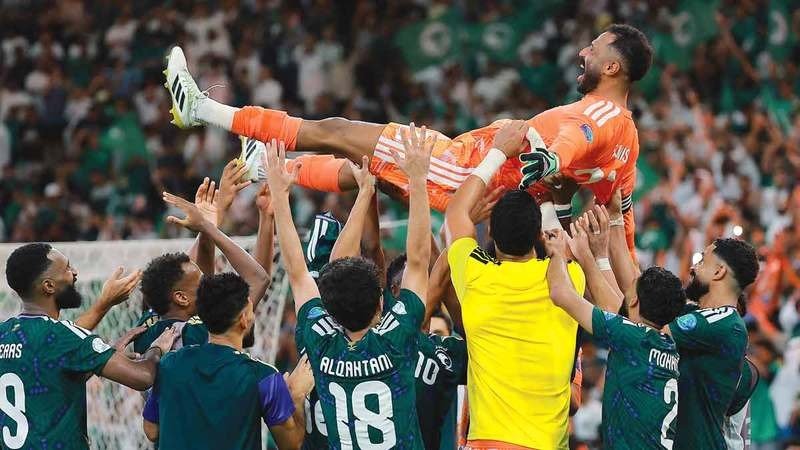 حارس المواعيد الثقيلة يقود الإمارات نحو كأس غابت 22 عامًا
