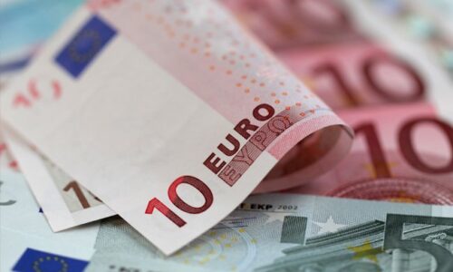 سعر اليورو اليوم الأحد 4 أكتوبر 2026 بداية التعاملات الصباحية في البنوك وتطورات سوق العملات العالمية