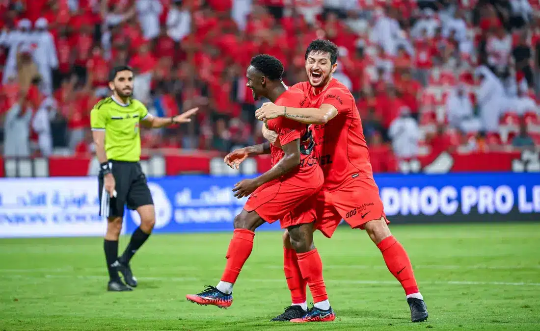 شباب الأهلي يفكر في إقالة المدرب البرازيلي أندريه جاردين