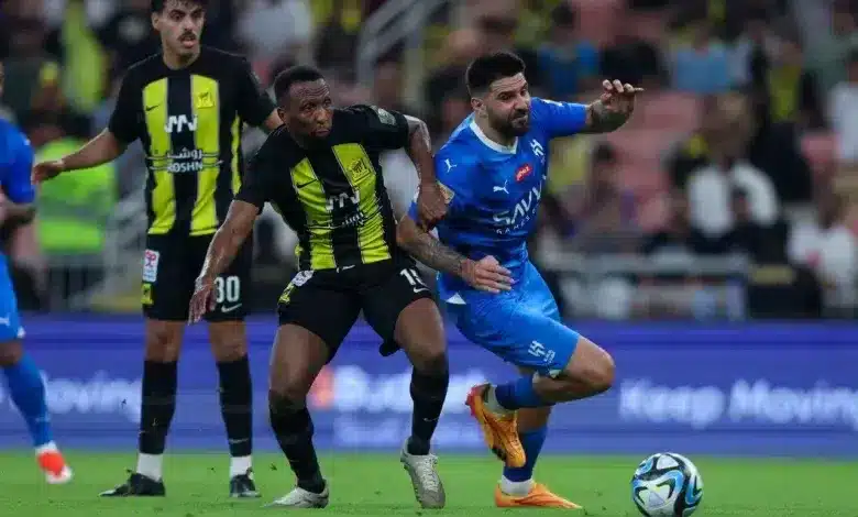 في أكتوبر.. رقم مميز يحكم كلاسيكو الهلال والاتحاد