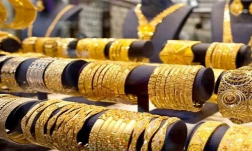 لماذا ارتفعت أسعار الذهب اليوم مع تراجع النفط؟