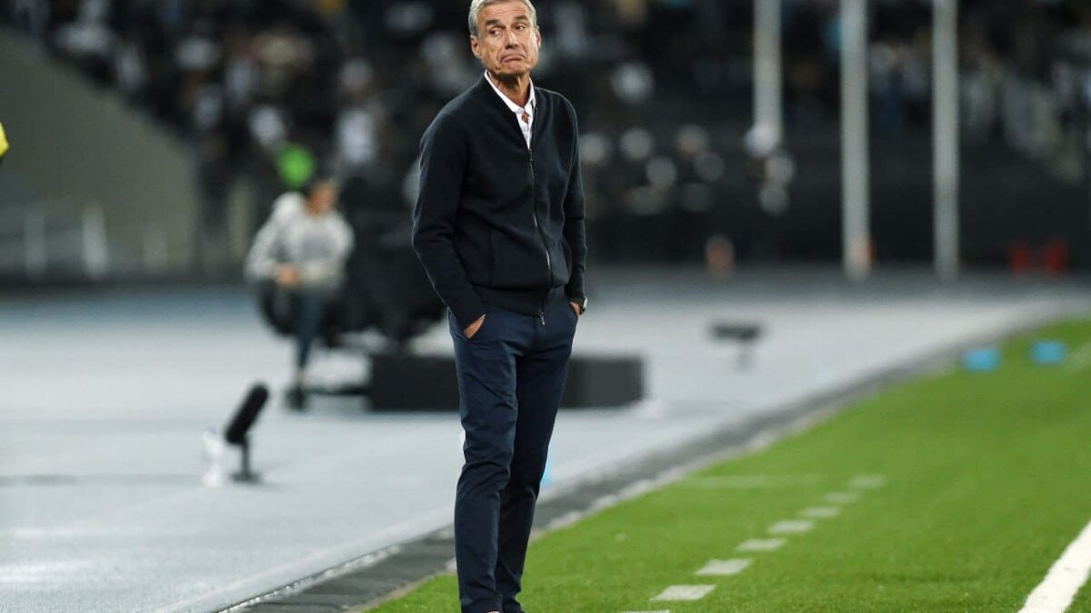 لويس كاسترو يكشف حقيقة عروض الخليج ويُجيب عن عودته إلى دوري روشن