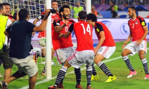 مصر تعود لمونديال 2018 بعد غياب 28 عامًا في يوم لا يُنسى