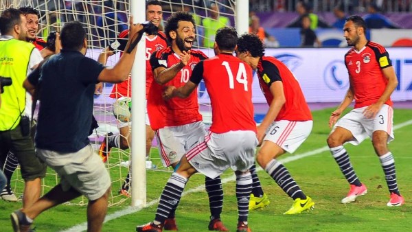 مصر تعود لمونديال 2018 بعد غياب 28 عامًا في يوم لا يُنسى