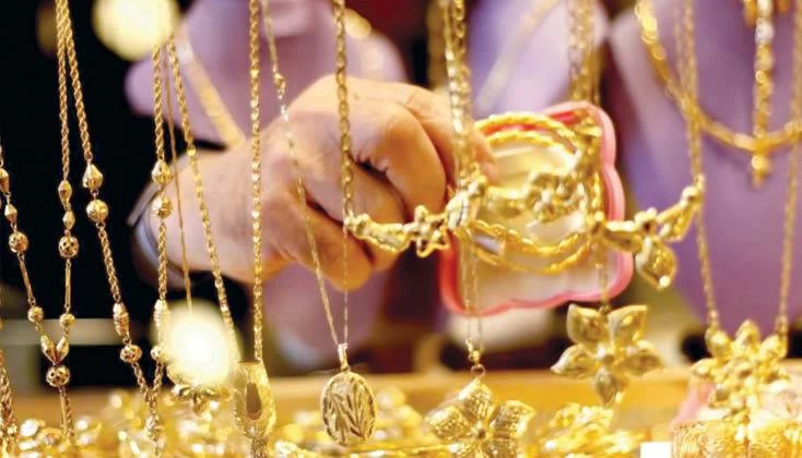 هل تشتري الذهب الآن؟ خبير يكشف السر لصفقة رابحة وسط التقلبات